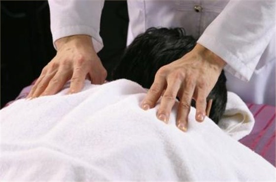 低頭族的福音,五個小動作教你遠離頸椎病